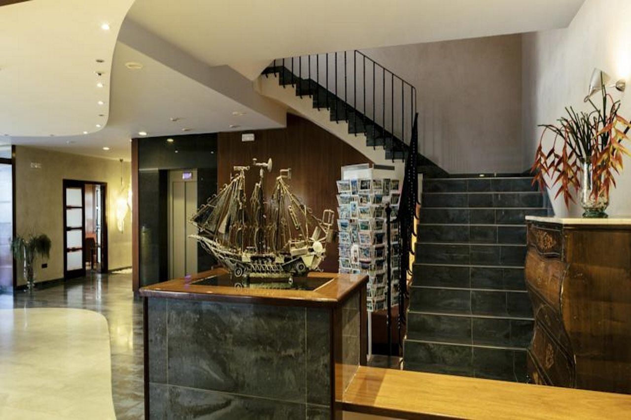 Hotel Montecarlo Spa & Wellness Roses Ngoại thất bức ảnh